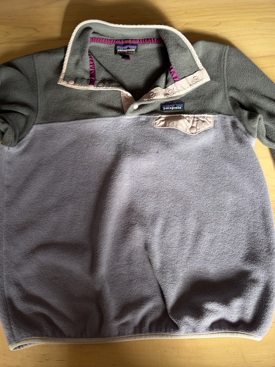 Patagonia Sweaters - Patagonia synchilla Two-Tone Gray and lilac Crewneck Fleece Pullover